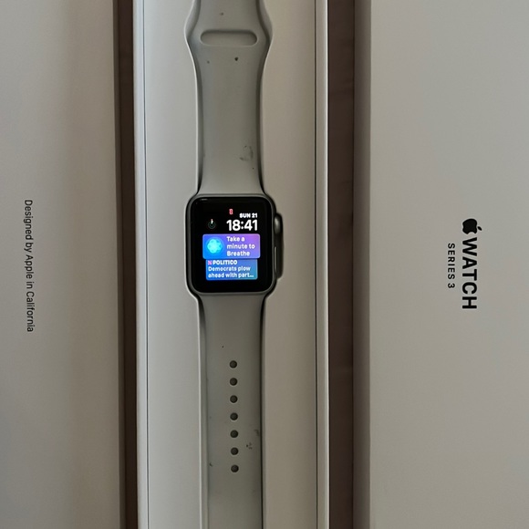 Apple Watch - Picture 2 of 5